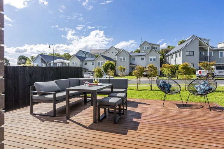 Photo of property in 106 Parkview Drive, Gulf Harbour, Whangaparaoa, 0930