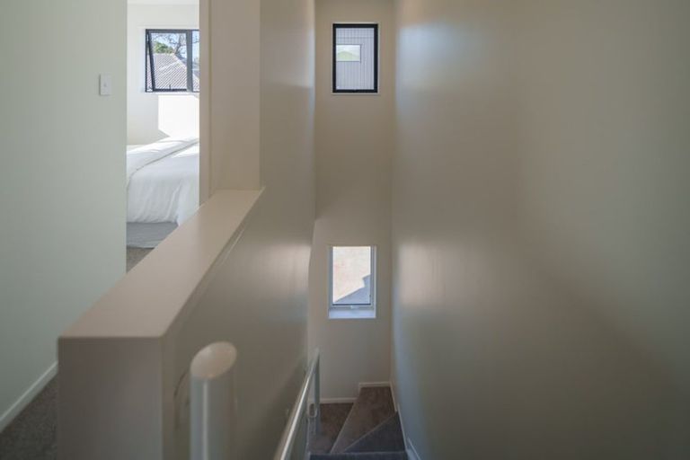 Photo of property in 2/5 Preston Avenue, Henderson, Auckland, 0610