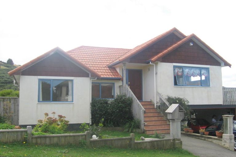 Photo of property in 1b Opurere Grove, Tirohanga, Lower Hutt, 5010