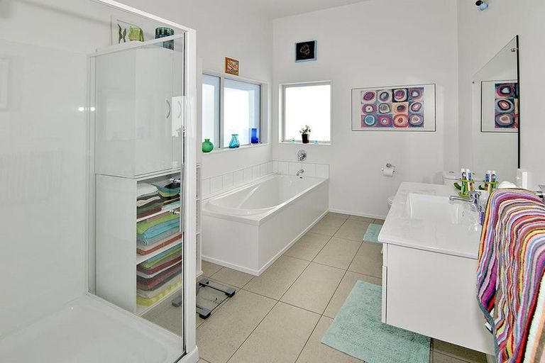 Photo of property in 36g Erlestoke Crescent, Churton Park, Wellington, 6037