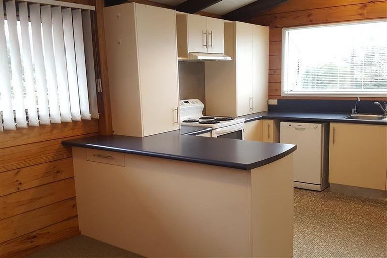 Photo of property in 3 Veale Road, Frankleigh Park, New Plymouth, 4310