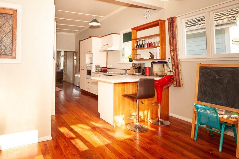 Photo of property in 28 Bernard Street, Kenmure, Dunedin, 9011