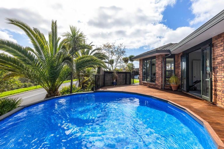 Photo of property in 54 Roy Maloney Drive, Henderson, Auckland, 0612