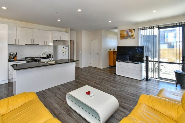 Photo of property in 1 Te Aparangi Road, Papakura, 2110