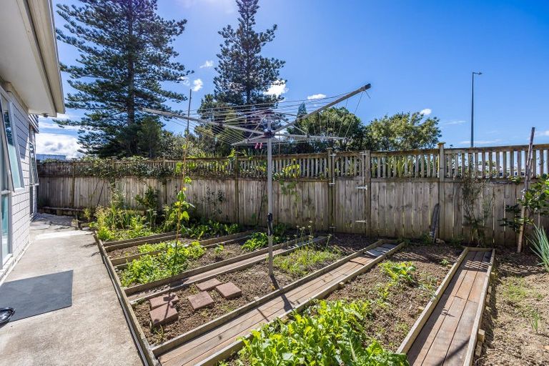 Photo of property in 45 Bordeaux Parade, Te Atatu South, Auckland, 0610