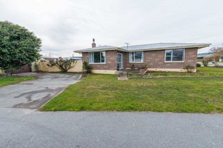 Photo of property in 4 Campbell Street, Alexandra, 9320