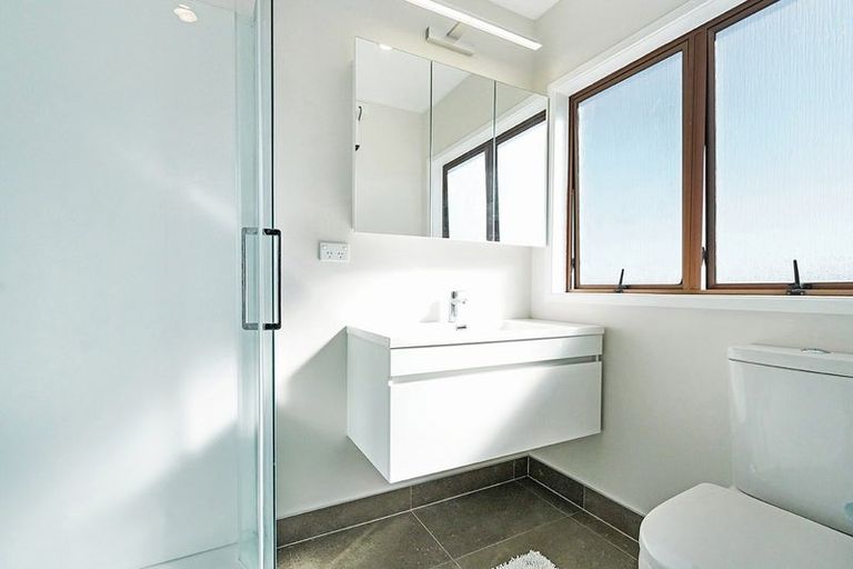 Photo of property in 9 Banksia Place, Goodwood Heights, Auckland, 2105