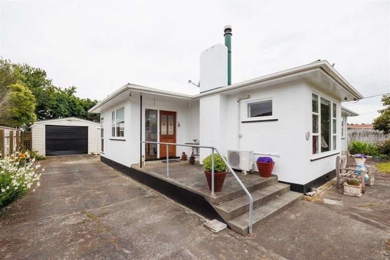 Photo of property in 16 Wilson Street, Bulls, 4818