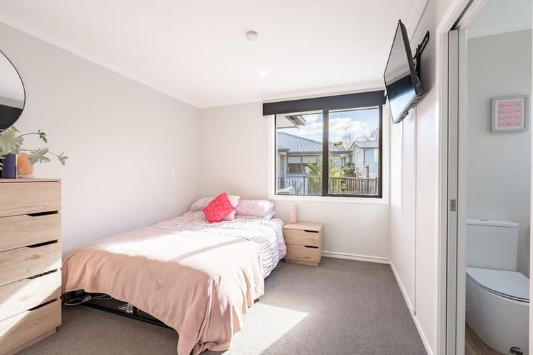 Photo of property in 4 Hauruia Way, Pyes Pa, Tauranga, 3112