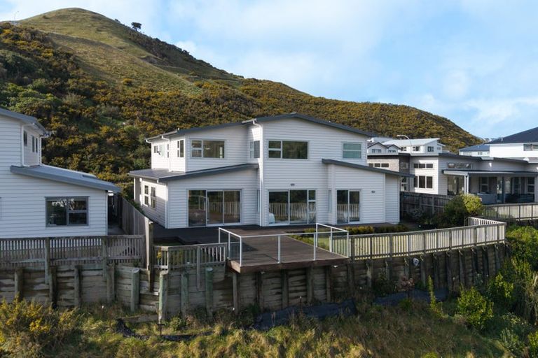 Photo of property in 22 Farnworth Terrace, Churton Park, Wellington, 6037