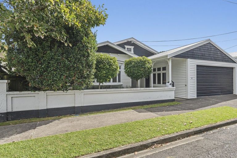 Photo of property in 87 Pendarves Street, New Plymouth, 4310