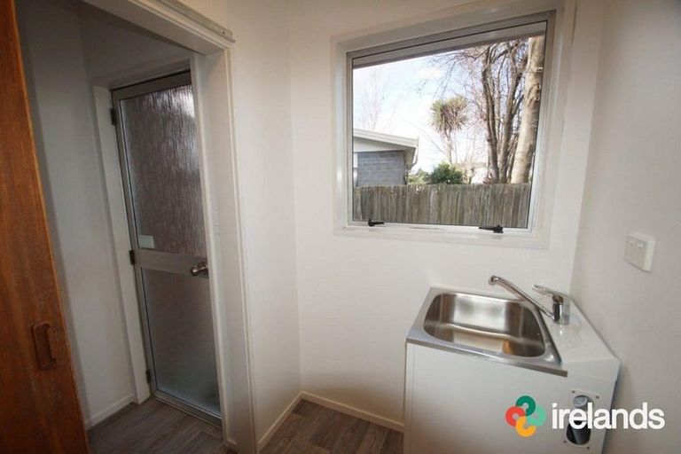 Photo of property in 6a Auburn Avenue, Upper Riccarton, Christchurch, 8041