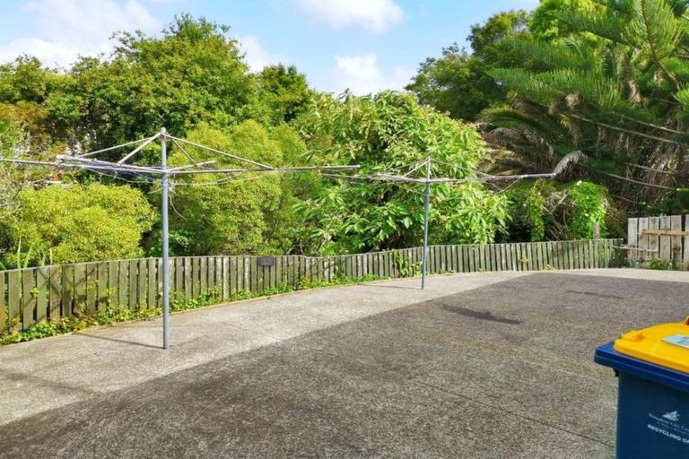 Photo of property in 1/22 Kelston Street, New Lynn, Auckland, 0600