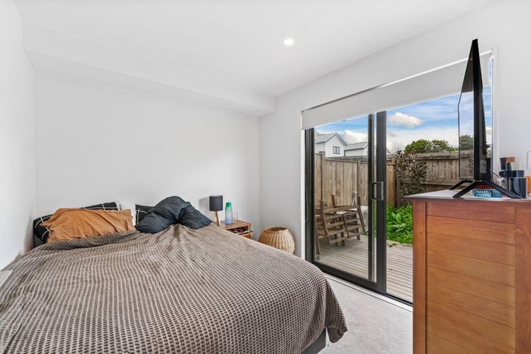 Photo of property in 6/107 Hobsonville Road, West Harbour, Auckland, 0618