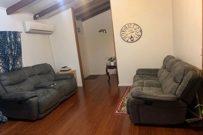 Photo of property in 8 Garner Place, Glenfield, Auckland, 0629