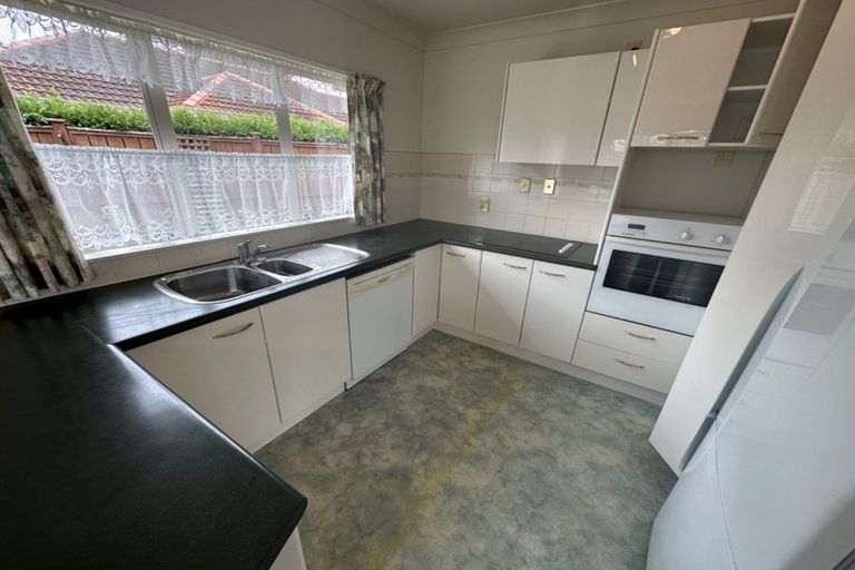 Photo of property in 2 Alpha Street, Papakura, 2110