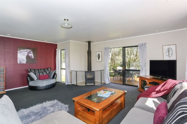 Photo of property in 14 Brewster Road, Pukekawa, Tuakau, 2696