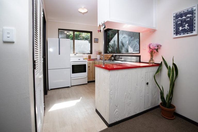 Photo of property in 6b Spencer Place, Merrilands, New Plymouth, 4312