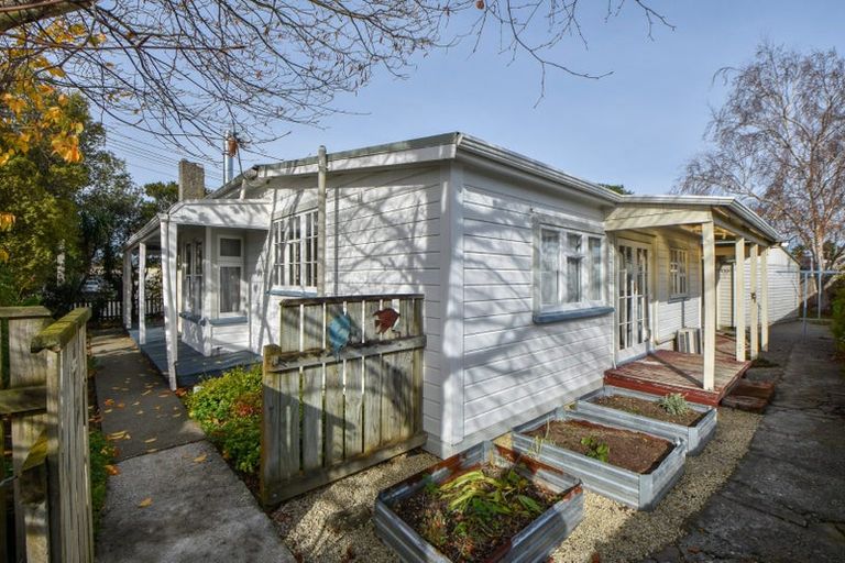 Photo of property in 1 Davy Street, Carterton, 5713