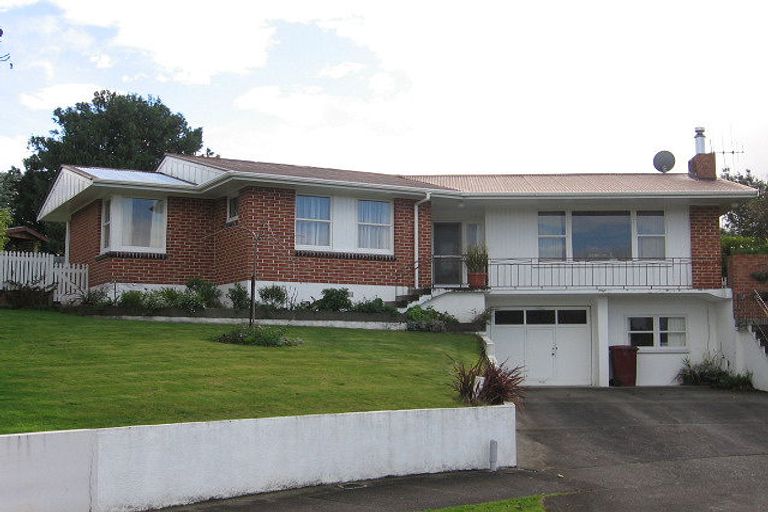 Photo of property in 5 Croxley Place, Terrace End, Palmerston North, 4410