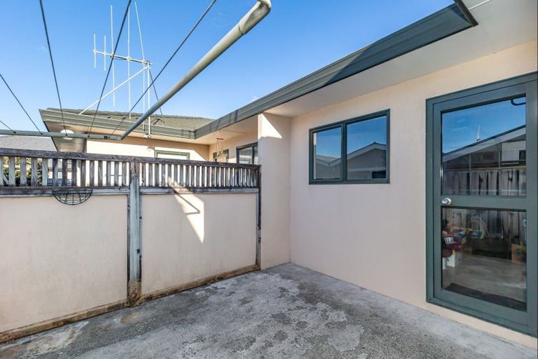 Photo of property in 106 Winchester Street, Levin, 5510