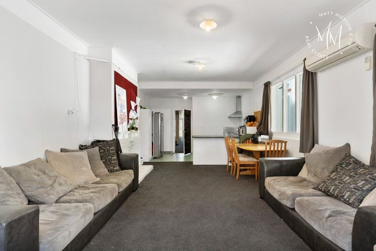 Photo of property in 590 Castle Street, North Dunedin, Dunedin, 9016