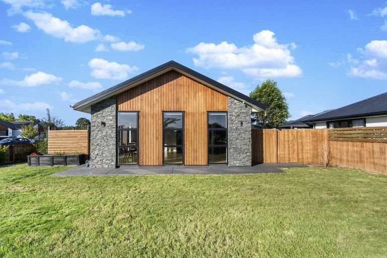 Photo of property in 24 Bill Harvey Drive, Halswell, Christchurch, 8025