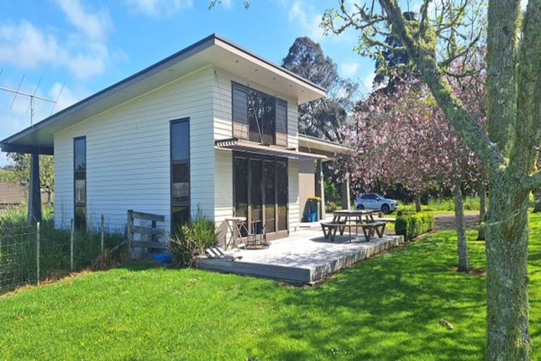 Photo of property in 8 Joyce Adams Place, Waimauku, 0883