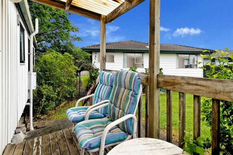 Photo of property in 20 Serwayne Place, Sunnyvale, Auckland, 0612
