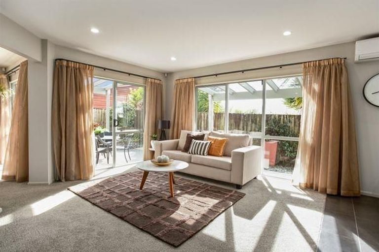 Photo of property in 109b Wellington Street, Howick, Auckland, 2014