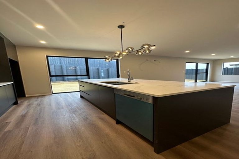 Photo of property in 28 Bendridge Street, Flat Bush, Auckland, 2019