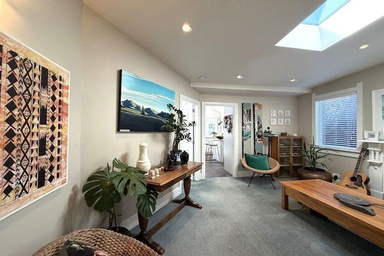 Photo of property in 8 Miro Street, Eastbourne, Lower Hutt, 5013