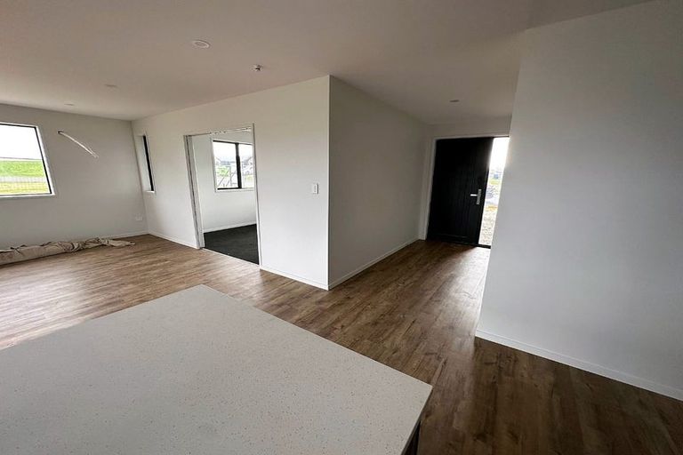 Photo of property in 107 Kaurinui Crescent, One Tree Point, 0118