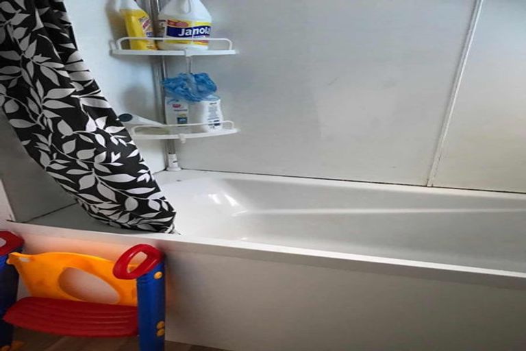 Photo of property in 1/542 Swanson Road, Ranui, Auckland, 0612