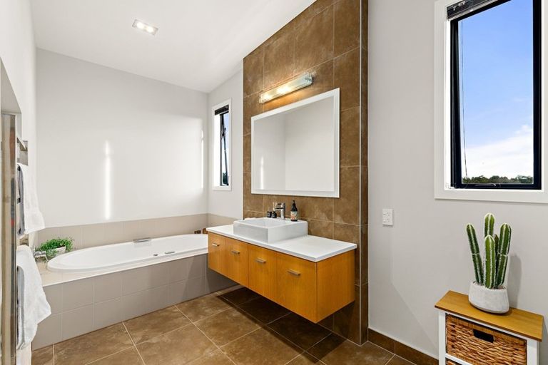 Photo of property in 72 Mangatawhiri Road, Omaha, Warkworth, 0986