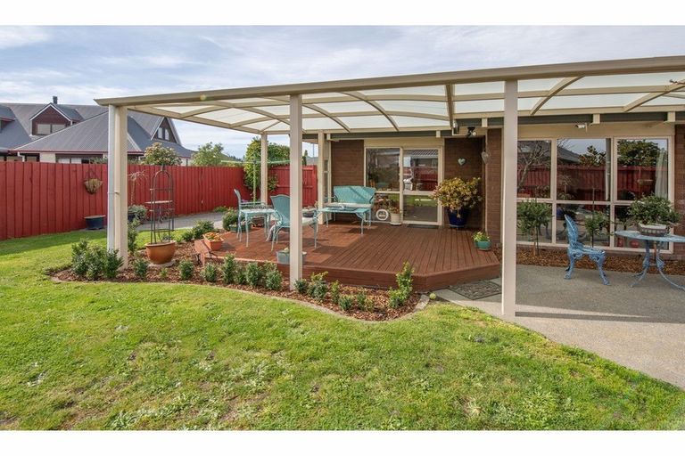 Photo of property in 23 Giles Place, Shirley, Christchurch, 8061