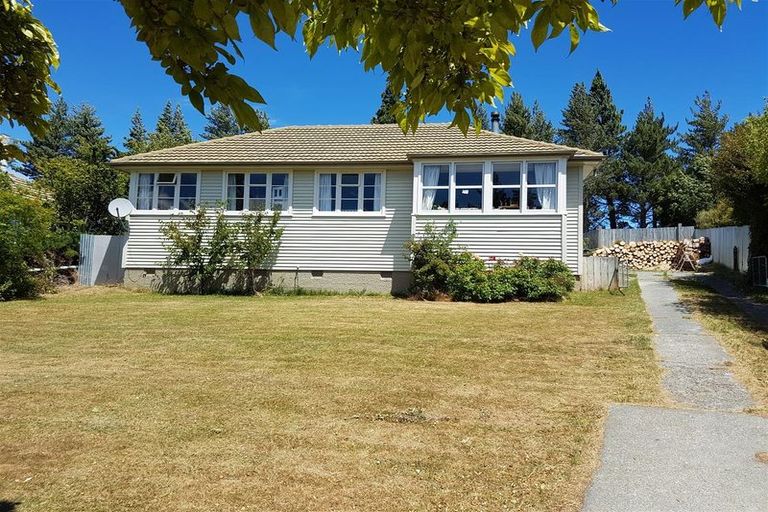 Photo of property in 38 Aorangi Crescent, Lake Tekapo, 7999