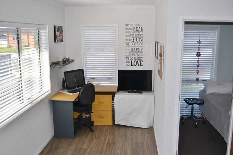 Photo of property in 22 Kamahi Crescent, Papamoa Beach, Papamoa, 3118