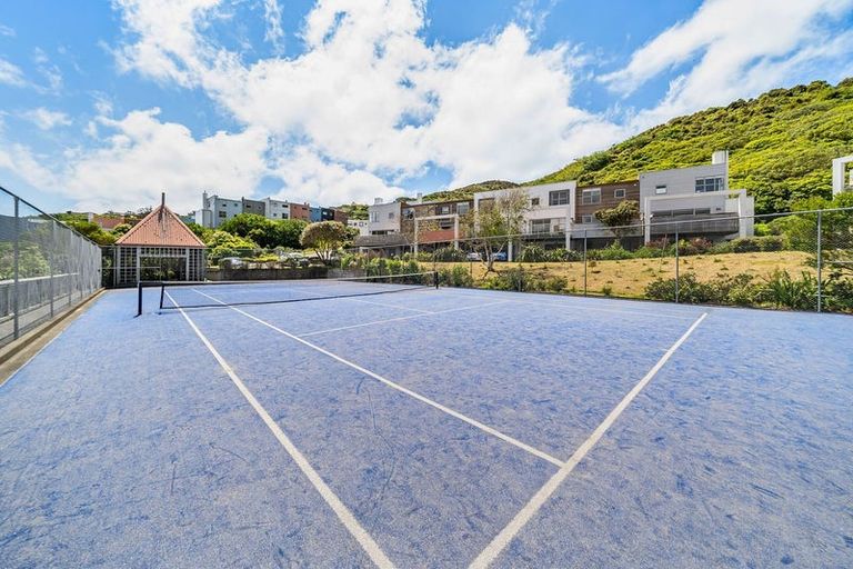 Photo of property in 60 Saddleback Grove, Karori, Wellington, 6012