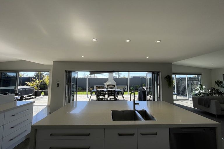 Photo of property in 1242 Papamoa Beach Road, Papamoa Beach, Papamoa, 3118