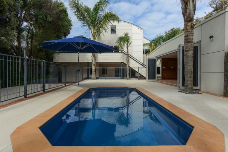 Photo of property in 255 Whirinaki Road, Eskdale, Napier, 4182