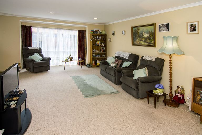 Photo of property in Holdsworth Villas, 38/2 William Donald Drive, Solway, Masterton, 5810