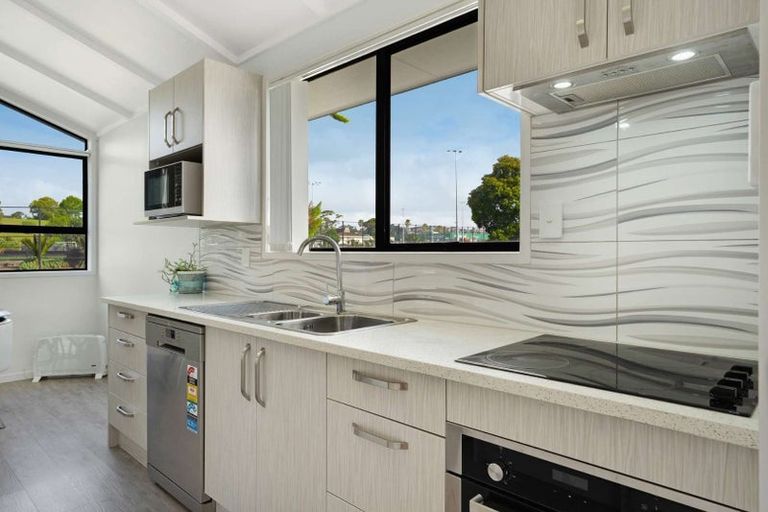 Photo of property in 429 Bucklands Beach Road, Bucklands Beach, Auckland, 2012