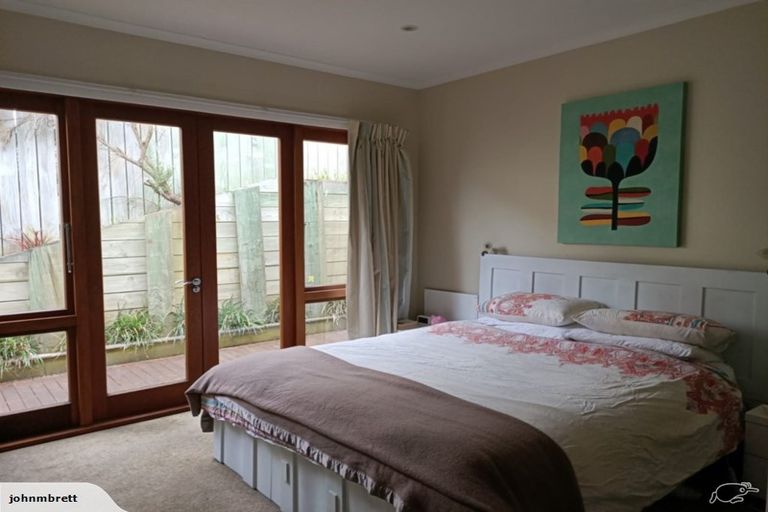 Photo of property in 129 Cockayne Road, Khandallah, Wellington, 6035