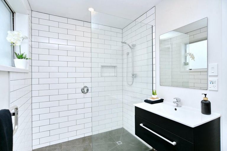 Photo of property in 79 Maces Road, Bromley, Christchurch, 8062