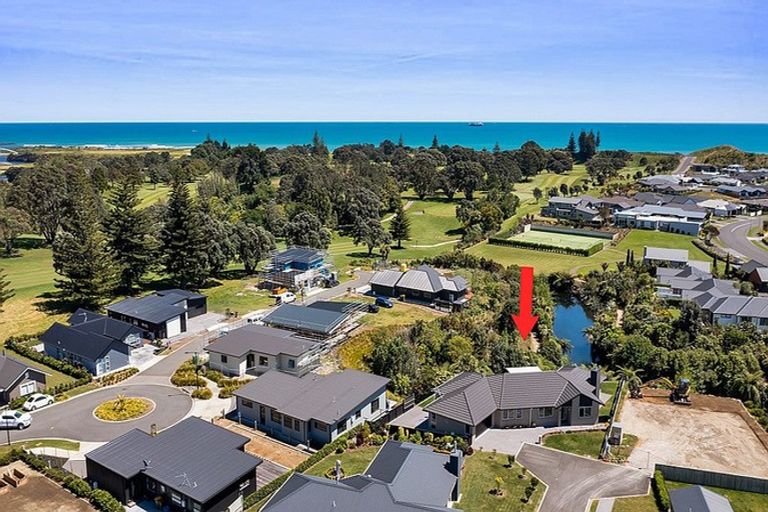Photo of property in 5 Condor Crescent, Waiwhakaiho, New Plymouth, 4312