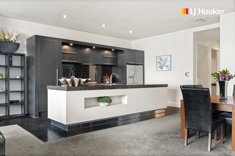 Photo of property in 2/49 Bond Street, Dunedin Central, Dunedin, 9016