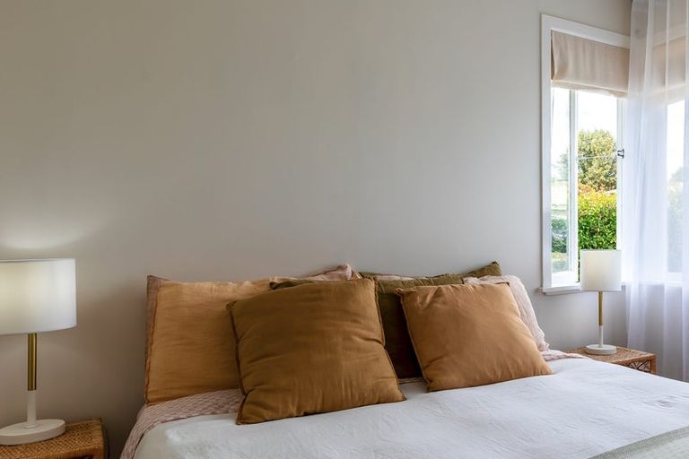 Photo of property in 79 Farquhar Road, Glendene, Auckland, 0602