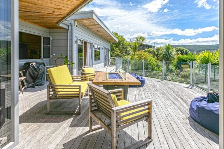 Photo of property in 112 Oratia Place, Onemana, Whangamata, 3691