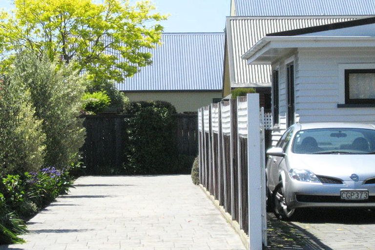 Photo of property in 2/112 Memorial Avenue, Burnside, Christchurch, 8053